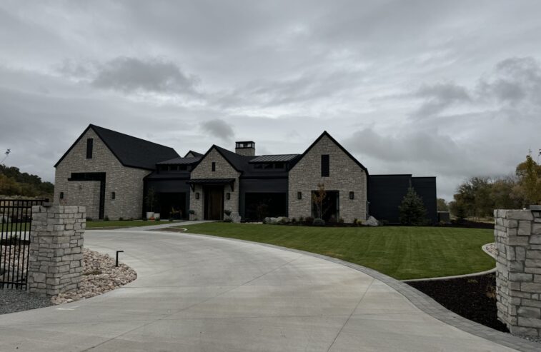 Tushar Contracting Modern Home 3